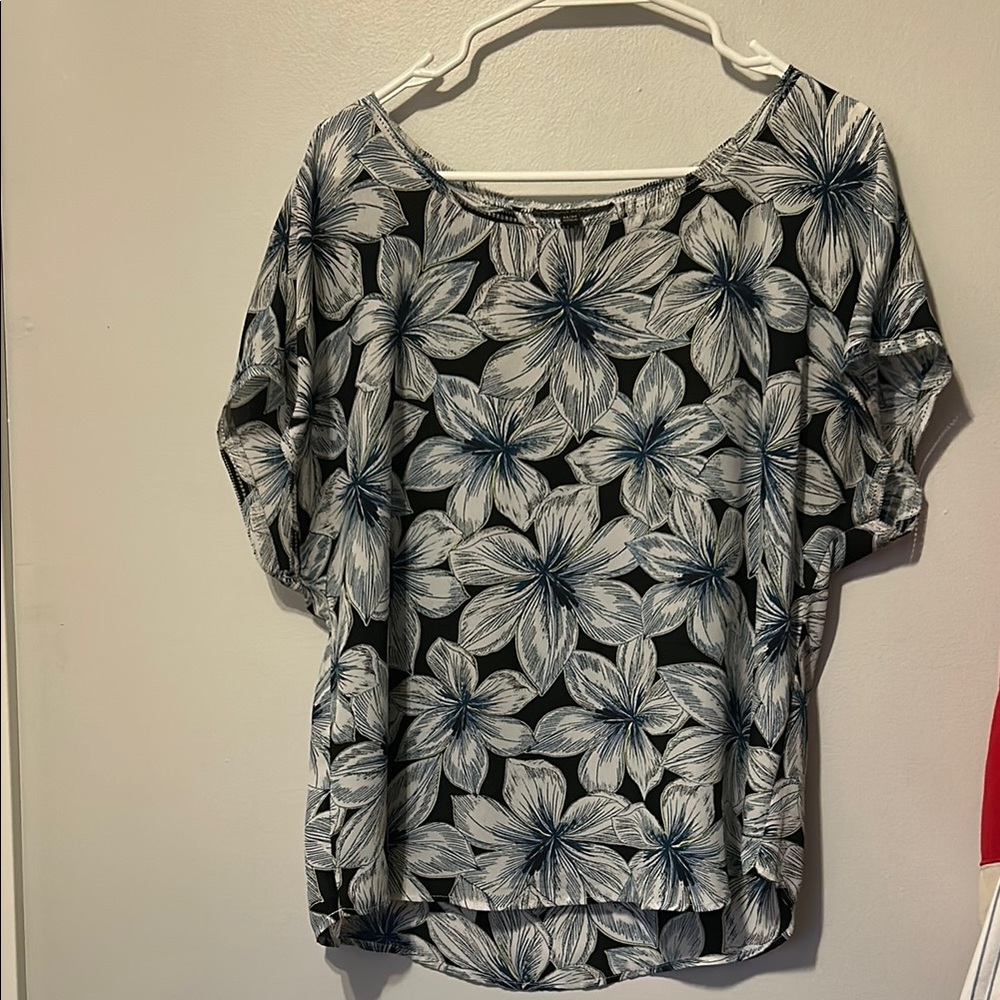 Banana Republic Black and Blue Boxy Short Sleeve Blouse